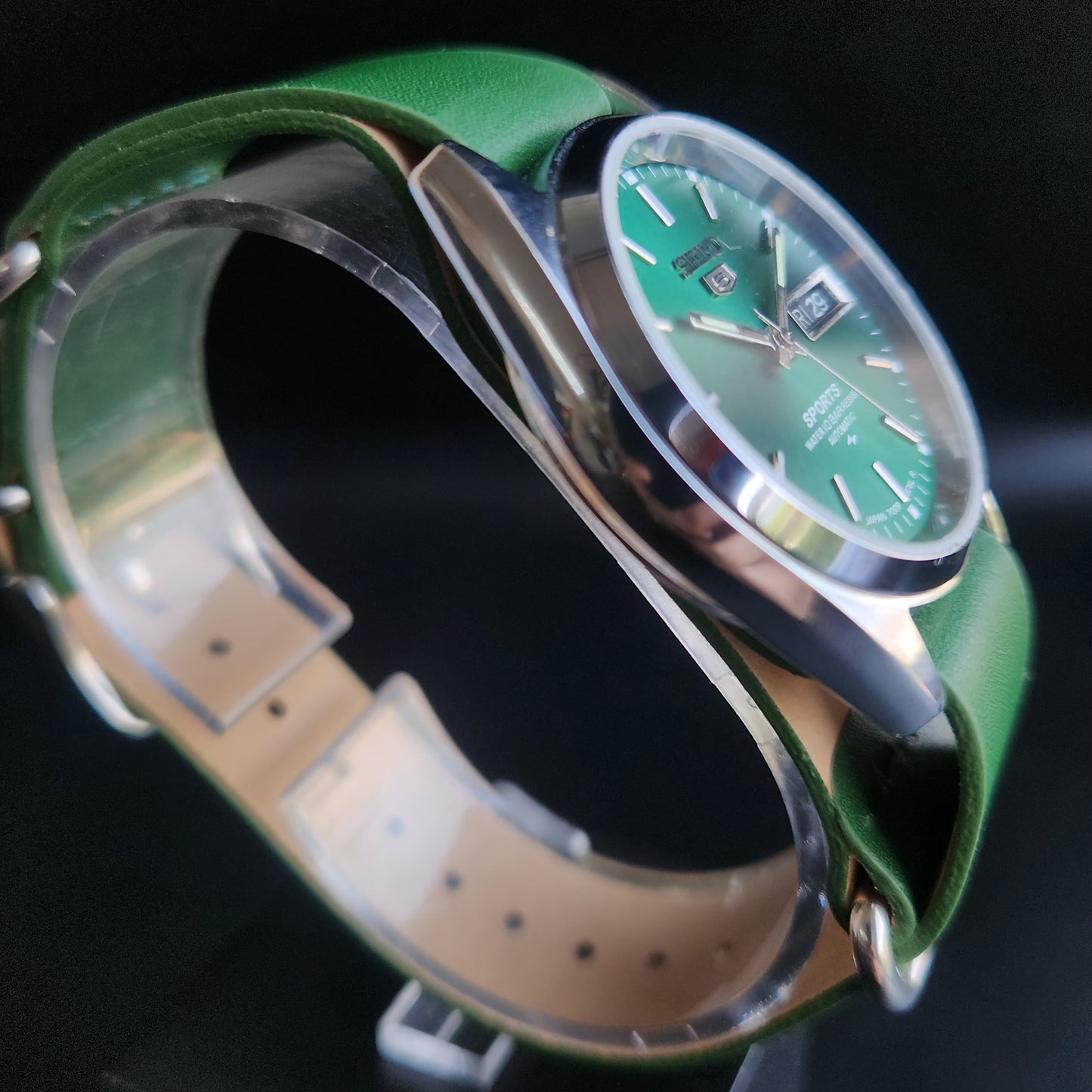 Vintage Mod Seiko 5 Automatic 17 Jewels Cal. 7009 Green Face Green Nato Leather Band Day-Date Men's Wrist Watch SK