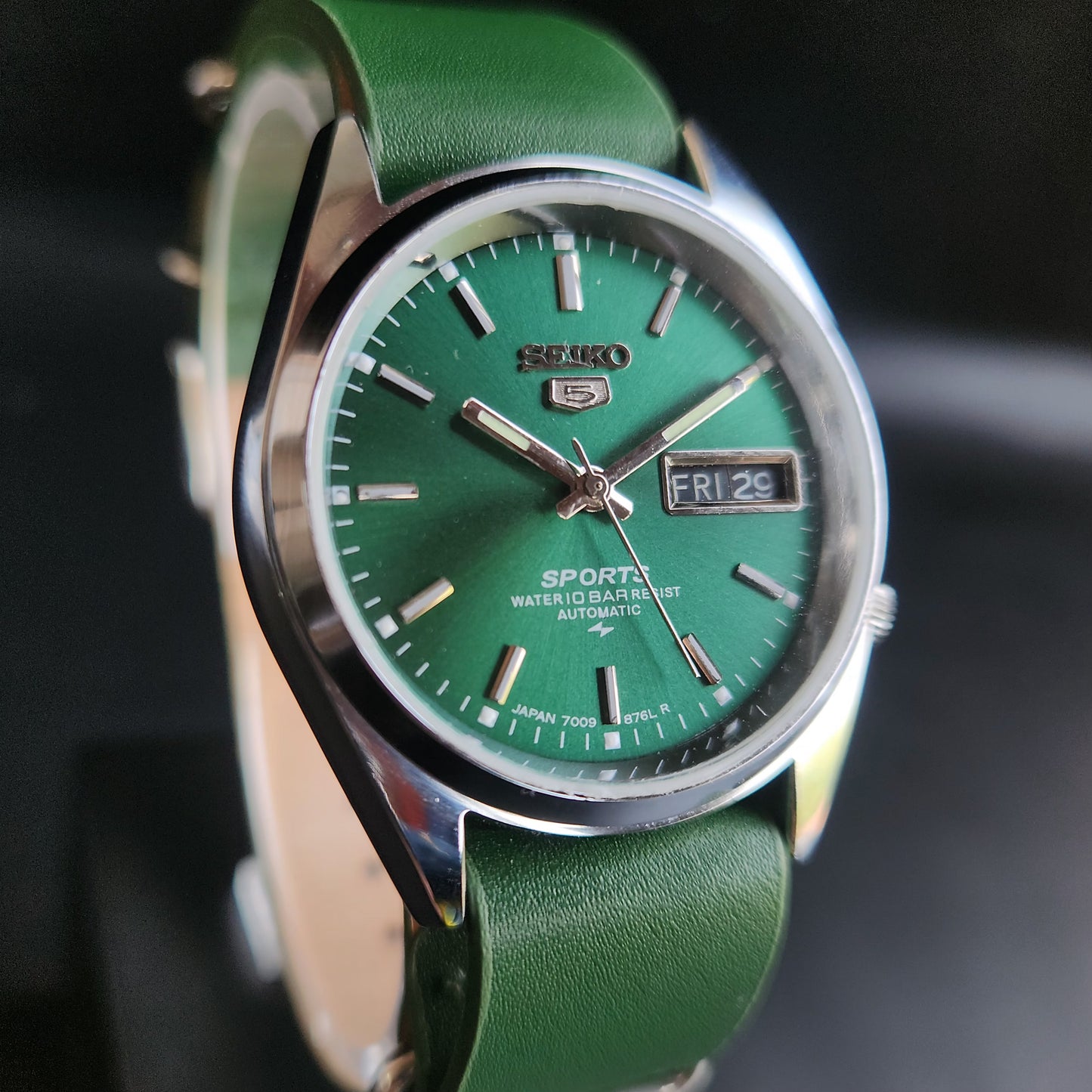 Vintage Mod Seiko 5 Automatic 17 Jewels Cal. 7009 Green Face Green Nato Leather Band Day-Date Men's Wrist Watch SK