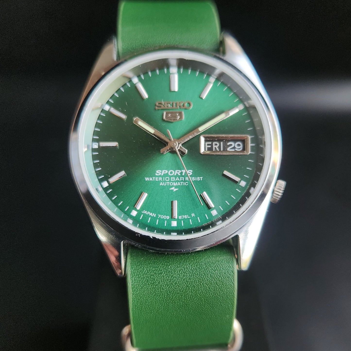 Vintage Mod Seiko 5 Automatic 17 Jewels Cal. 7009 Green Face Green Nato Leather Band Day-Date Men's Wrist Watch SK