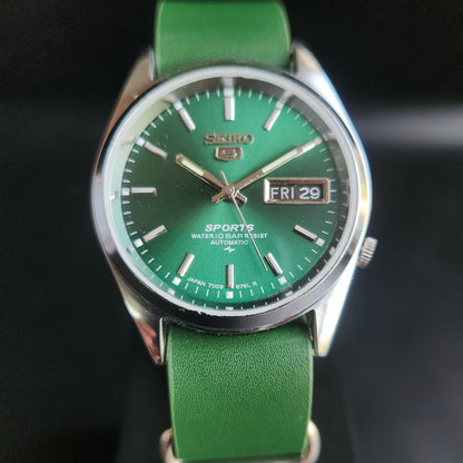 Vintage Mod Seiko 5 Automatic 17 Jewels Cal. 7009 Green Face Green Nato Leather Band Day-Date Men's Wrist Watch SK