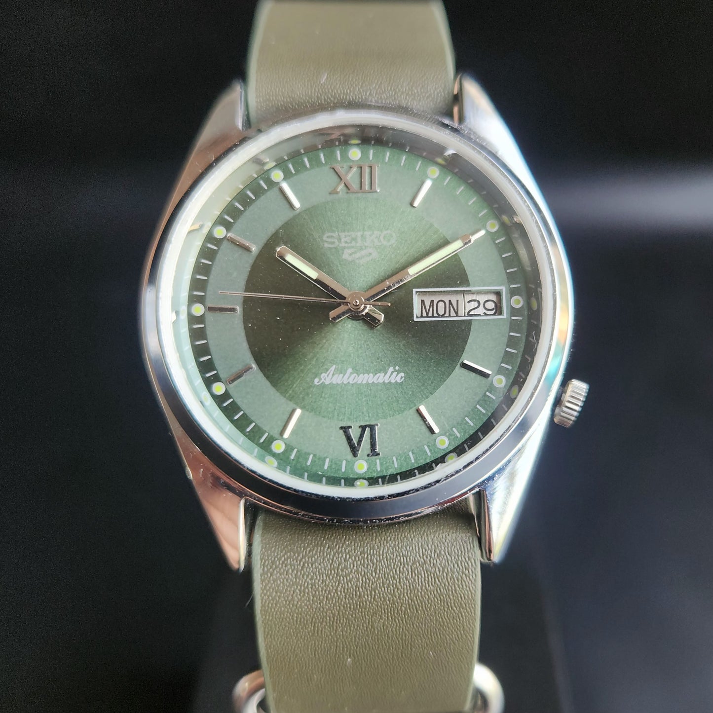 Vintage Mod Seiko 5 Automatic 17 Jewels Cal. 7009 Green Face Green Nato Leather Band Day-Date Men's Wrist Watch SK