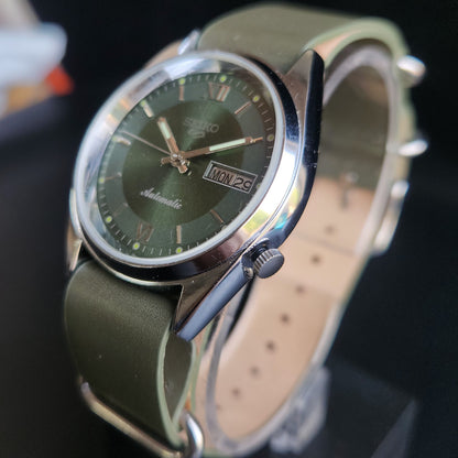 Vintage Mod Seiko 5 Automatic 17 Jewels Cal. 7009 Green Face Green Nato Leather Band Day-Date Men's Wrist Watch SK