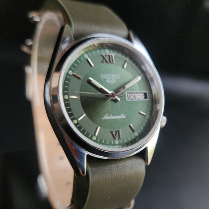 Vintage Mod Seiko 5 Automatic 17 Jewels Cal. 7009 Green Face Green Nato Leather Band Day-Date Men's Wrist Watch SK