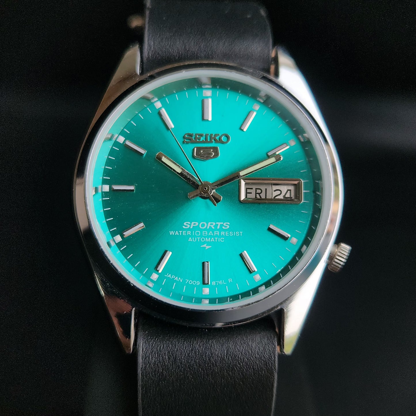 Vintage Mod Seiko 5 Automatic 17 Jewels Cal. 7009 Turquoise Face Black Nato Leather Band Day-Date Men's Wrist Watch Sk