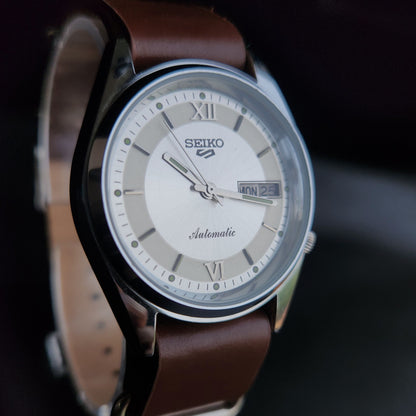 Vintage Mod  Seiko 5 Automatic 17 Jewels Cal. 7009 Silver Face Brown Nato Leather Band Day-Date Men's Wrist Watch Sk