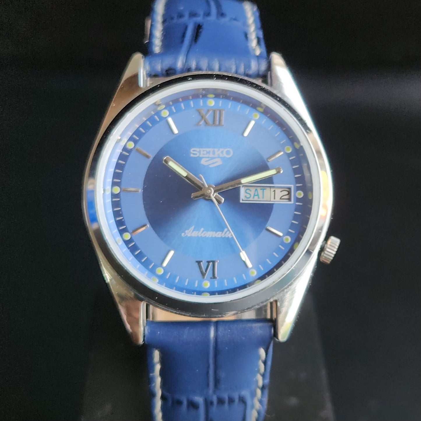 Vintage Mod  Seiko 5 Automatic 17 Jewels Cal. 7009 Blue Face Blue Leather Band Day-Date Men's Wrist Watch Sk