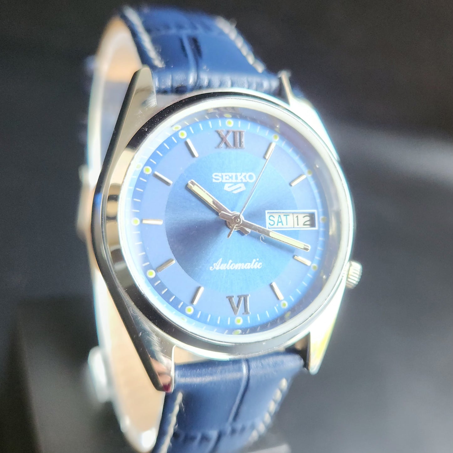 Vintage Mod  Seiko 5 Automatic 17 Jewels Cal. 7009 Blue Face Blue Leather Band Day-Date Men's Wrist Watch Sk