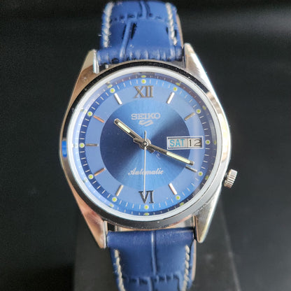 Vintage Mod  Seiko 5 Automatic 17 Jewels Cal. 7009 Blue Face Blue Leather Band Day-Date Men's Wrist Watch Sk