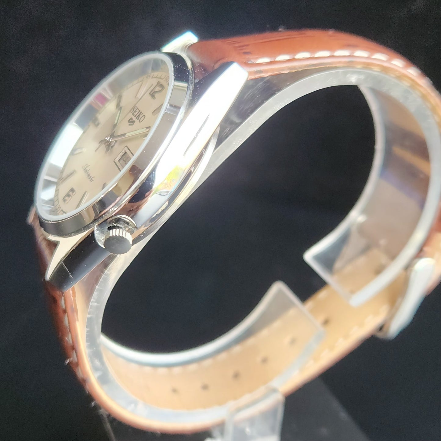 Vintage Mod Seiko 5 Automatic 17 Jewels Cal. 7009 Silver Face Brown Leather Band Day-Date Men's Wrist Watch Sk