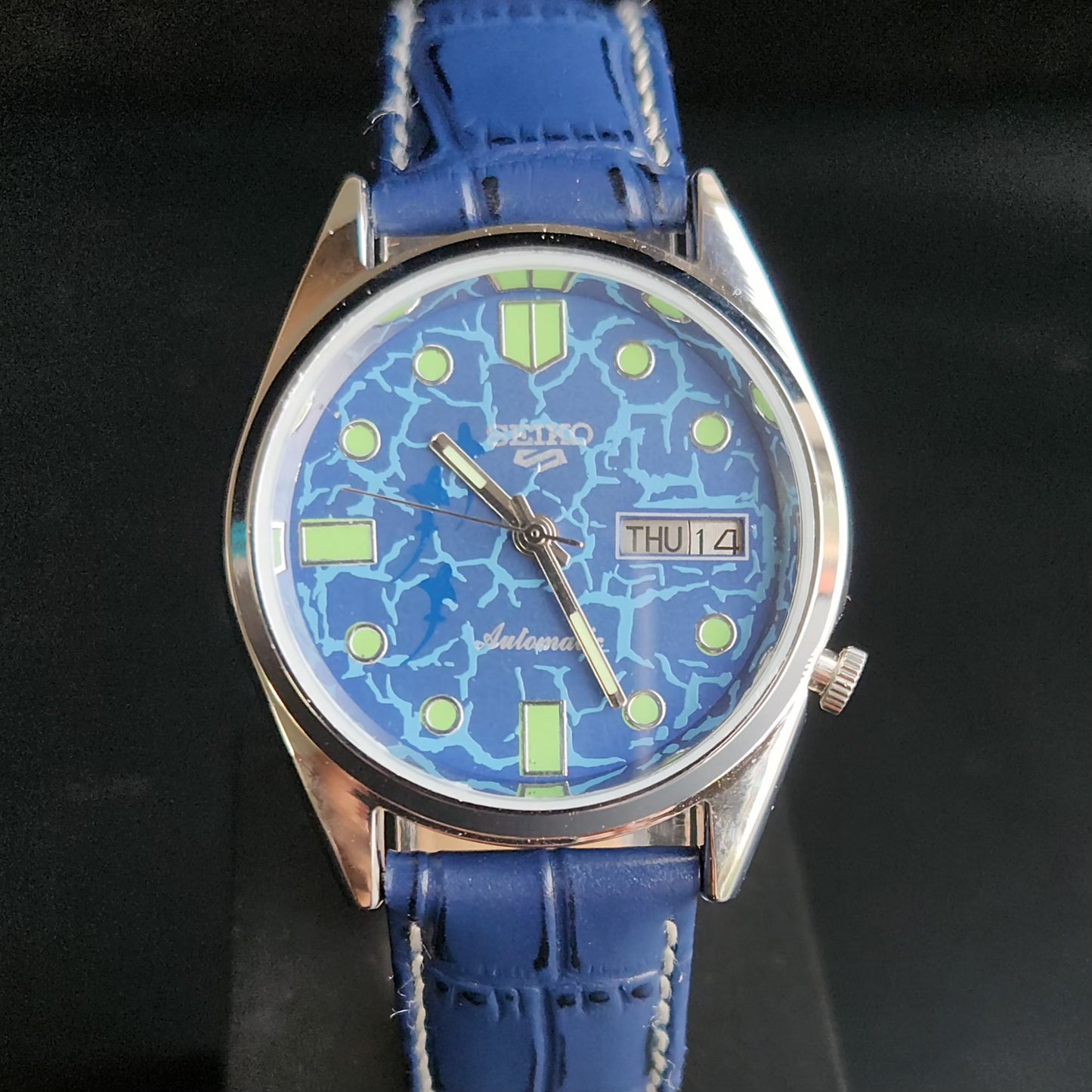 Vintage Mod Seiko 5 Automatic 17 Jewels Cal. 7009 Blue Face Blue Leather Band Day-Date Men's Wrist Watch Sk