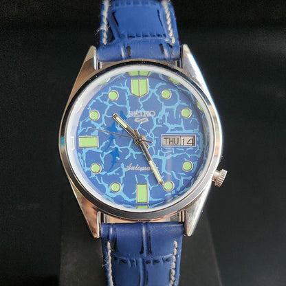 Vintage Mod Seiko 5 Automatic 17 Jewels Cal. 7009 Blue Face Blue Leather Band Day-Date Men's Wrist Watch Sk