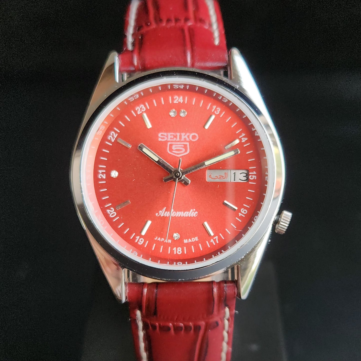 Vintage Mod  Seiko 5 Automatic 17 Jewels Cal. 7009 Red Face Red Leather Band Day-Date Men's Wrist Watch Sk