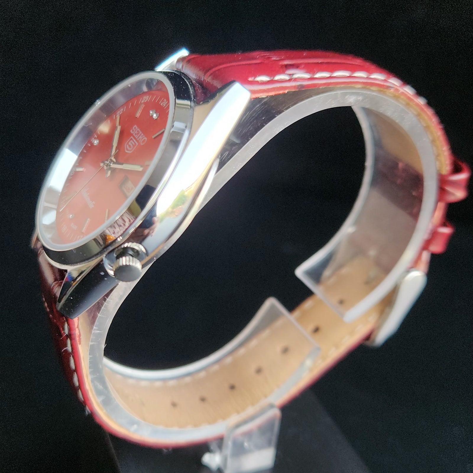 Vintage Mod  Seiko 5 Automatic 17 Jewels Cal. 7009 Red Face Red Leather Band Day-Date Men's Wrist Watch Sk