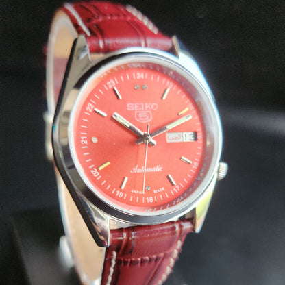 Vintage Mod  Seiko 5 Automatic 17 Jewels Cal. 7009 Red Face Red Leather Band Day-Date Men's Wrist Watch Sk