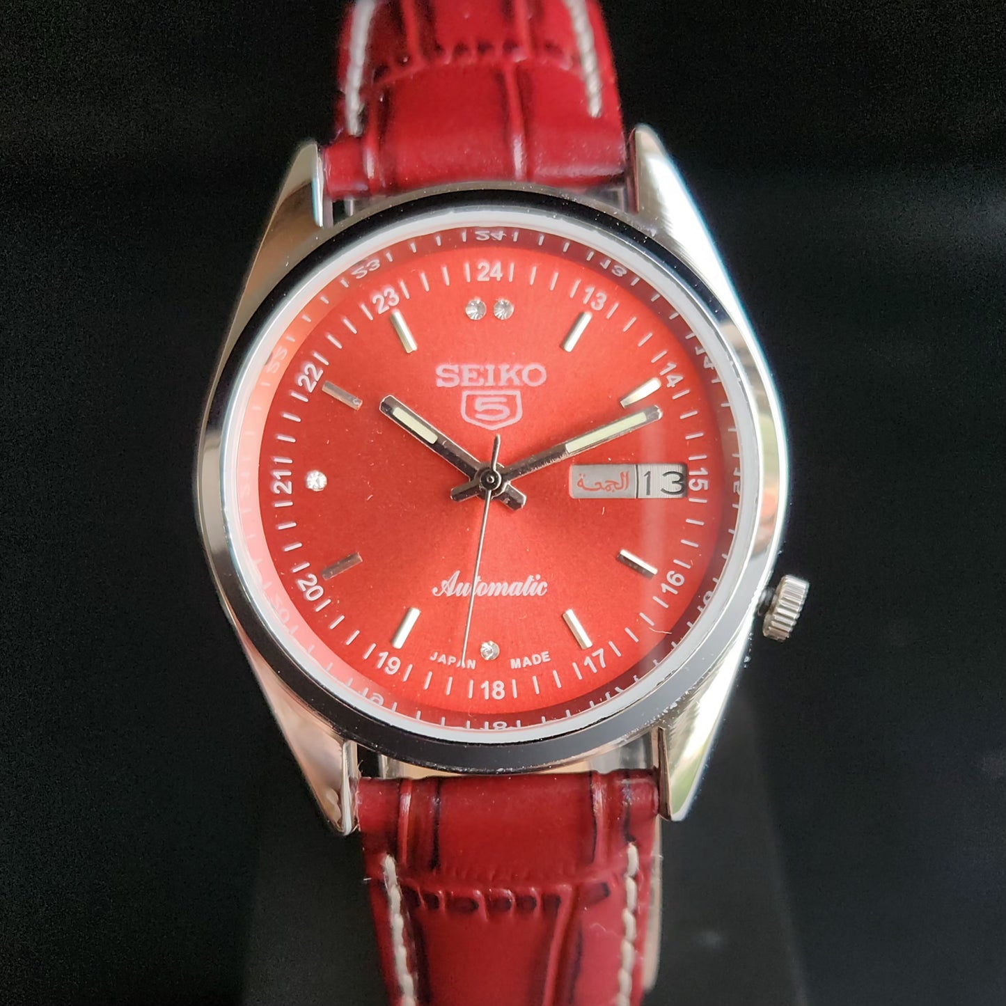Vintage Mod  Seiko 5 Automatic 17 Jewels Cal. 7009 Red Face Red Leather Band Day-Date Men's Wrist Watch Sk