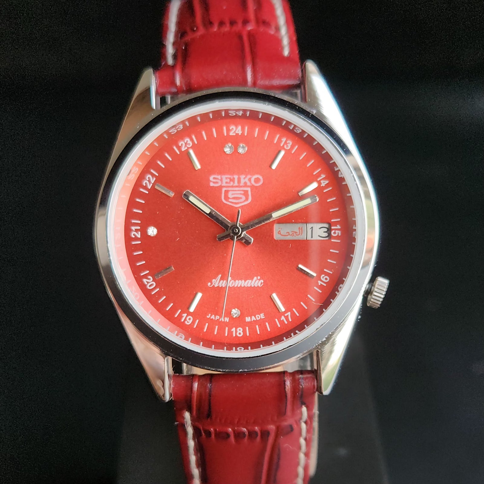Vintage Mod  Seiko 5 Automatic 17 Jewels Cal. 7009 Red Face Red Leather Band Day-Date Men's Wrist Watch Sk