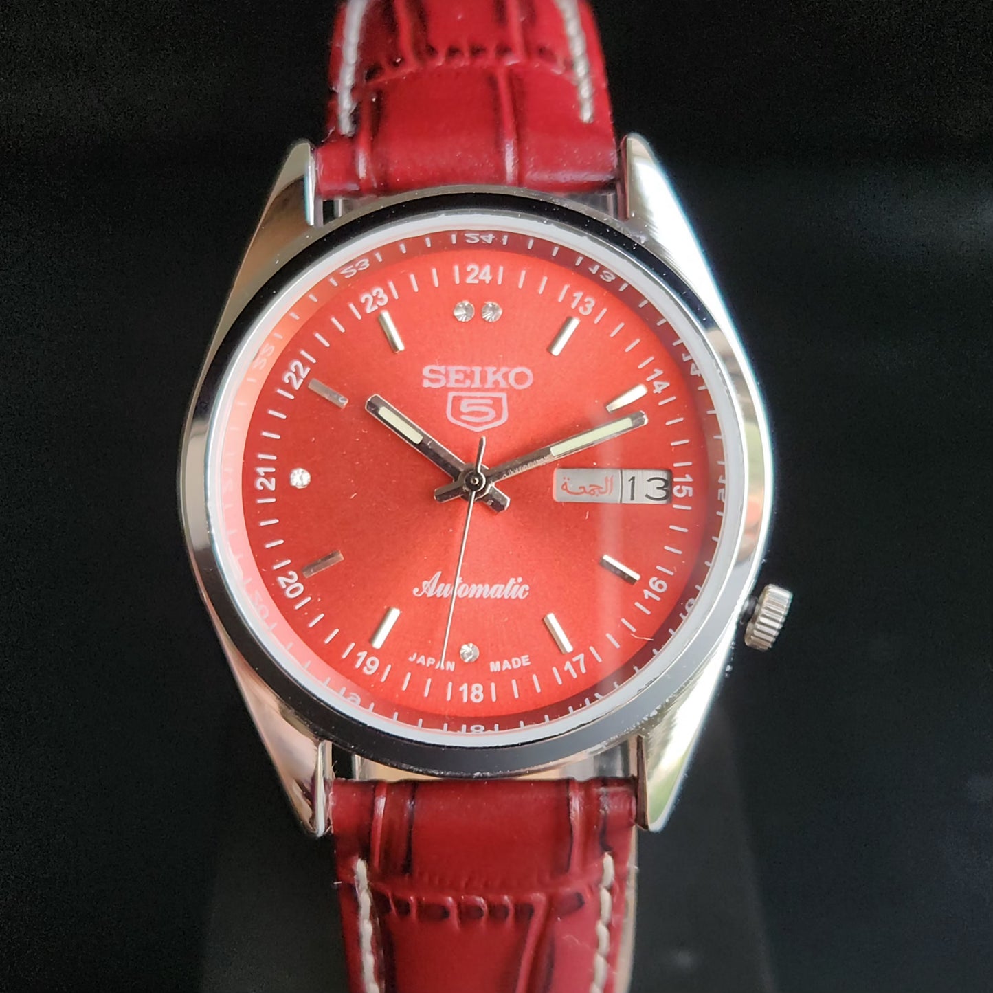 Vintage Mod  Seiko 5 Automatic 17 Jewels Cal. 7009 Red Face Red Leather Band Day-Date Men's Wrist Watch Sk
