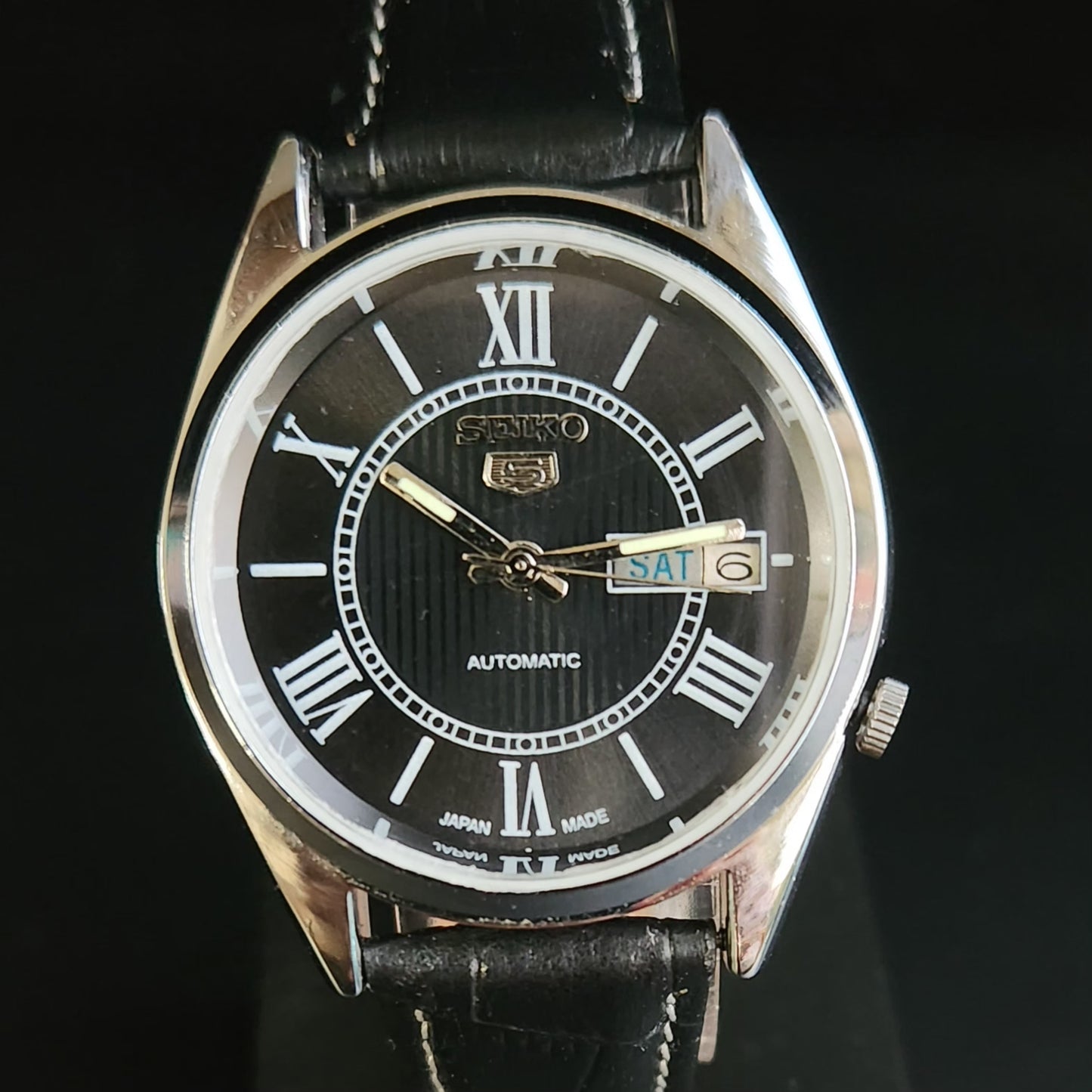 Vintage Mod  Seiko 5 Automatic 17 Jewels Cal. 7009 Black Face Black Leather Band Day-Date Men's Wrist Watch Sk