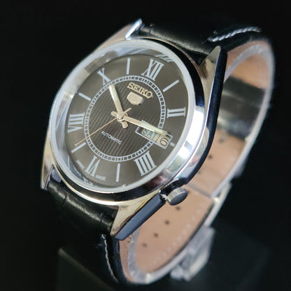 Vintage Mod  Seiko 5 Automatic 17 Jewels Cal. 7009 Black Face Black Leather Band Day-Date Men's Wrist Watch Sk