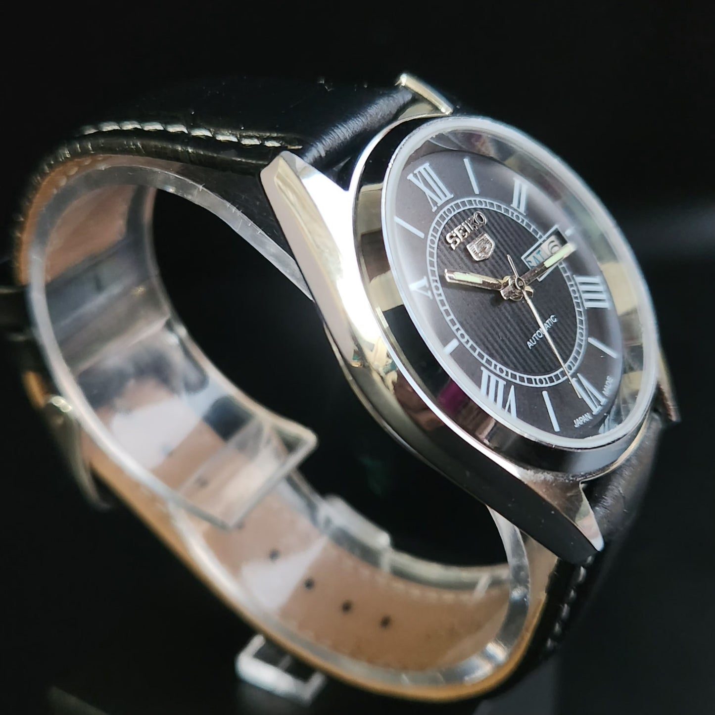 Vintage Mod  Seiko 5 Automatic 17 Jewels Cal. 7009 Black Face Black Leather Band Day-Date Men's Wrist Watch Sk