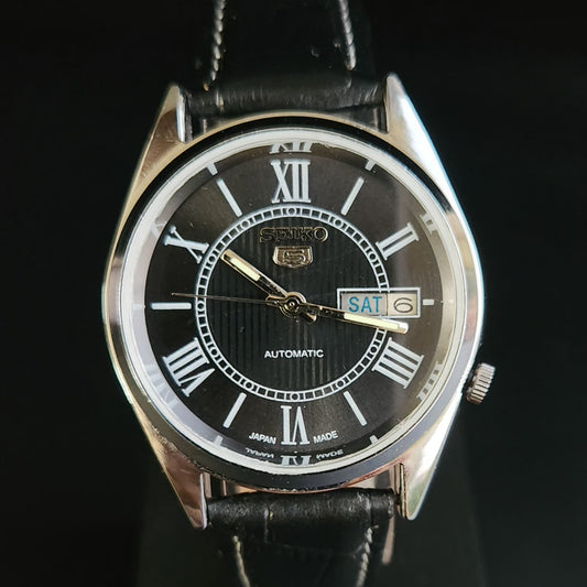 Vintage Mod  Seiko 5 Automatic 17 Jewels Cal. 7009 Black Face Black Leather Band Day-Date Men's Wrist Watch Sk