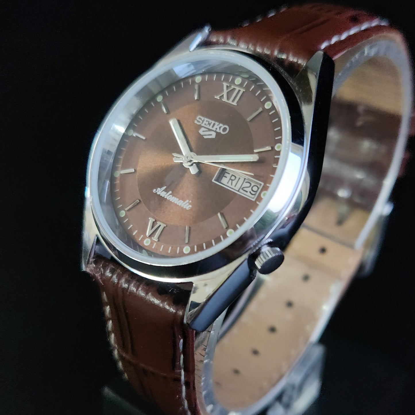 Vintage Mod Seiko 5 Automatic 17 Jewels Cal. 7009 Brown Face Brown Leather Band Day-Date Men's Wrist Watch Sk