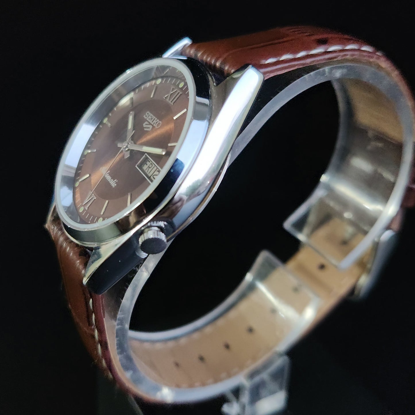 Vintage Mod Seiko 5 Automatic 17 Jewels Cal. 7009 Brown Face Brown Leather Band Day-Date Men's Wrist Watch Sk