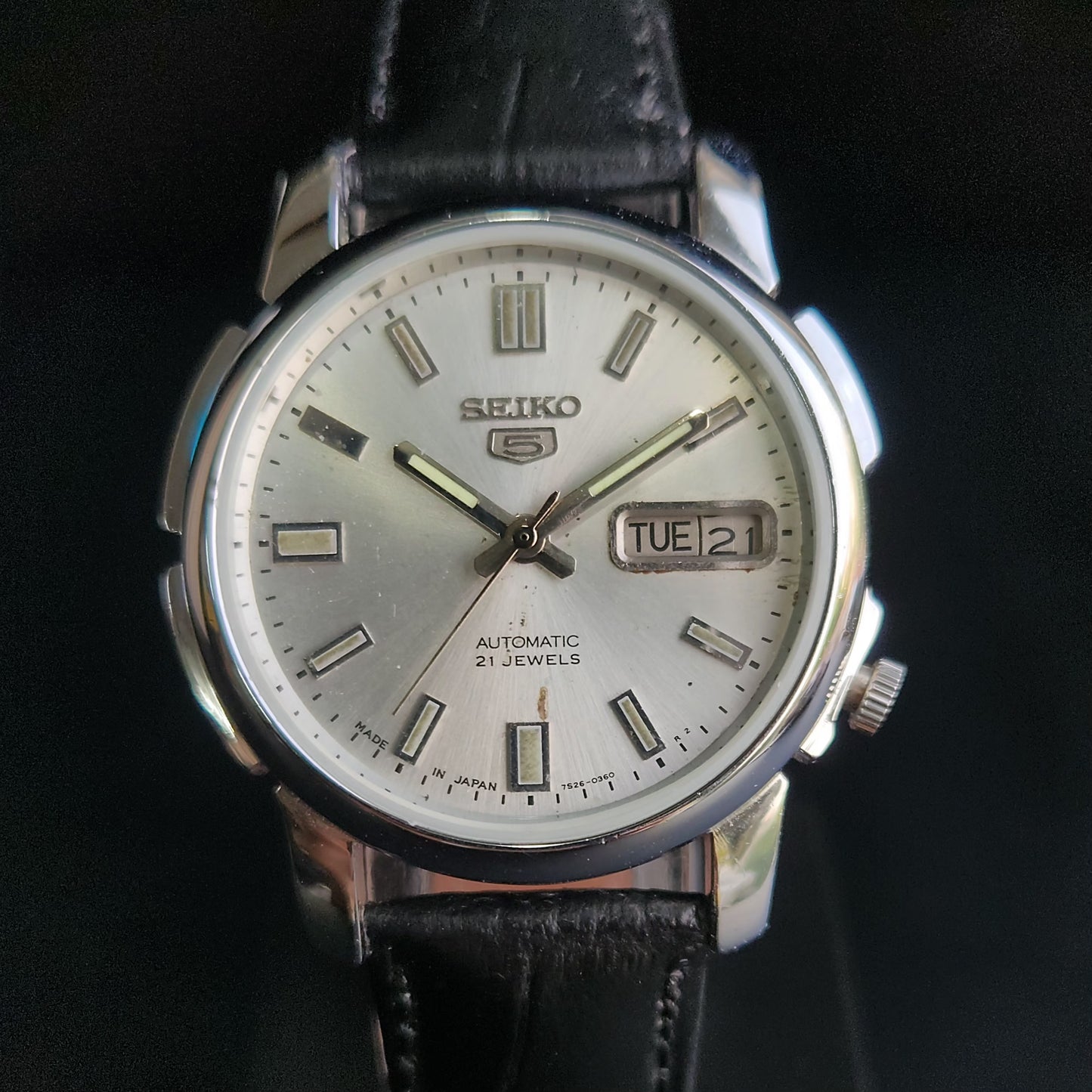 Vintage 1979 Original Seiko 5 Automatic 7009-876J White Face Black Band 21 Jewels Day-Date Japanese Men's Wrist Watch S168
