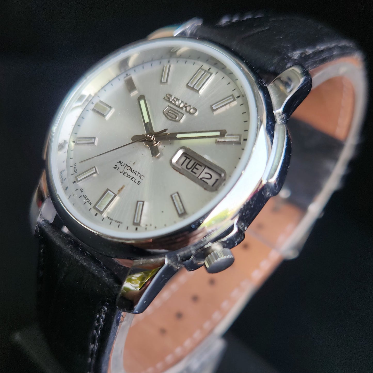 Vintage 1979 Original Seiko 5 Automatic 7009-876J White Face Black Band 21 Jewels Day-Date Japanese Men's Wrist Watch S168