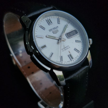 Vintage 1979 Original Seiko 5 Automatic 7009-876J White Face Black Band 21 Jewels Day-Date Japanese Men's Wrist Watch S168