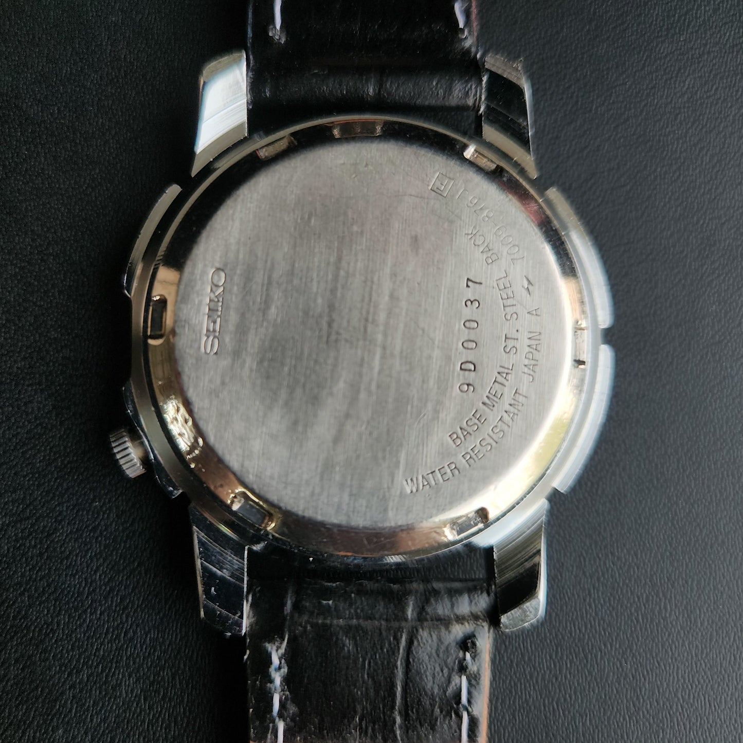 Vintage 1979 Original Seiko 5 Automatic 7009-876J White Face Black Band 21 Jewels Day-Date Japanese Men's Wrist Watch S168