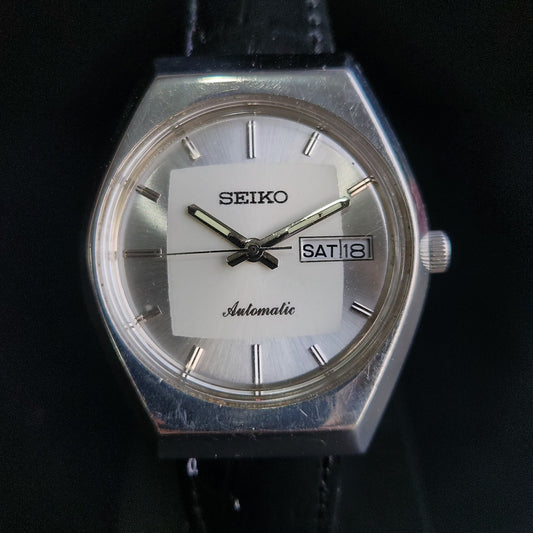 Vintage 1985 Original Seiko 5 Automatic 6309-8800 White Face Black Band 17 Jewels Day-Date Japanese Men's Wrist Watch S162