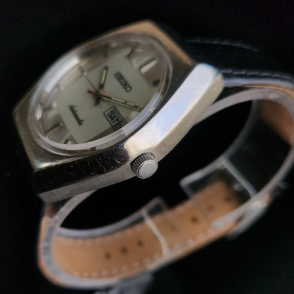 Vintage 1985 Original Seiko 5 Automatic 6309-8800 White Face Black Band 17 Jewels Day-Date Japanese Men's Wrist Watch S162