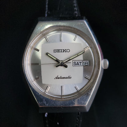 Vintage 1985 Original Seiko 5 Automatic 6309-8800 White Face Black Band 17 Jewels Day-Date Japanese Men's Wrist Watch S162
