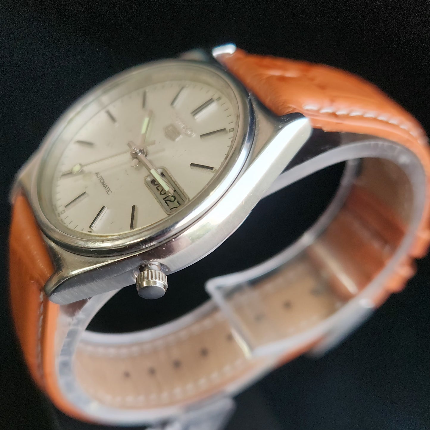 Vintage 1980 Original Seiko 5 Automatic 7009-316A White Face Brown Band 17 Jewels Day-Date Japanese Men's Wrist Watch S167