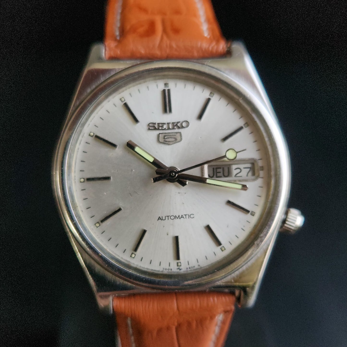 Vintage 1980 Original Seiko 5 Automatic 7009-316A White Face Brown Band 17 Jewels Day-Date Japanese Men's Wrist Watch S167