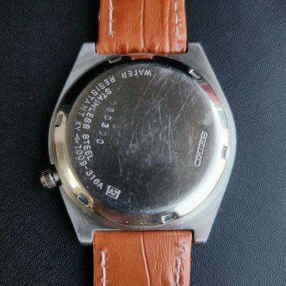 Vintage 1980 Original Seiko 5 Automatic 7009-316A White Face Brown Band 17 Jewels Day-Date Japanese Men's Wrist Watch S167