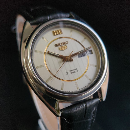 Vintage 1979 Original Seiko 5 Automatic 7009-3040 Grey Face Black Band 17 Jewels Day-Date Japanese Men's Wrist Watch S164