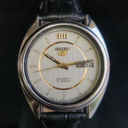 Vintage 1979 Original Seiko 5 Automatic 7009-3040 Grey Face Black Band 17 Jewels Day-Date Japanese Men's Wrist Watch S164