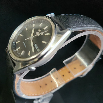 Vintage 1976 Original Seiko 5 Automatic 6309-8840 Black Face Black band 17 Jewels Day-Date Japanese Men's Wrist Watch S166