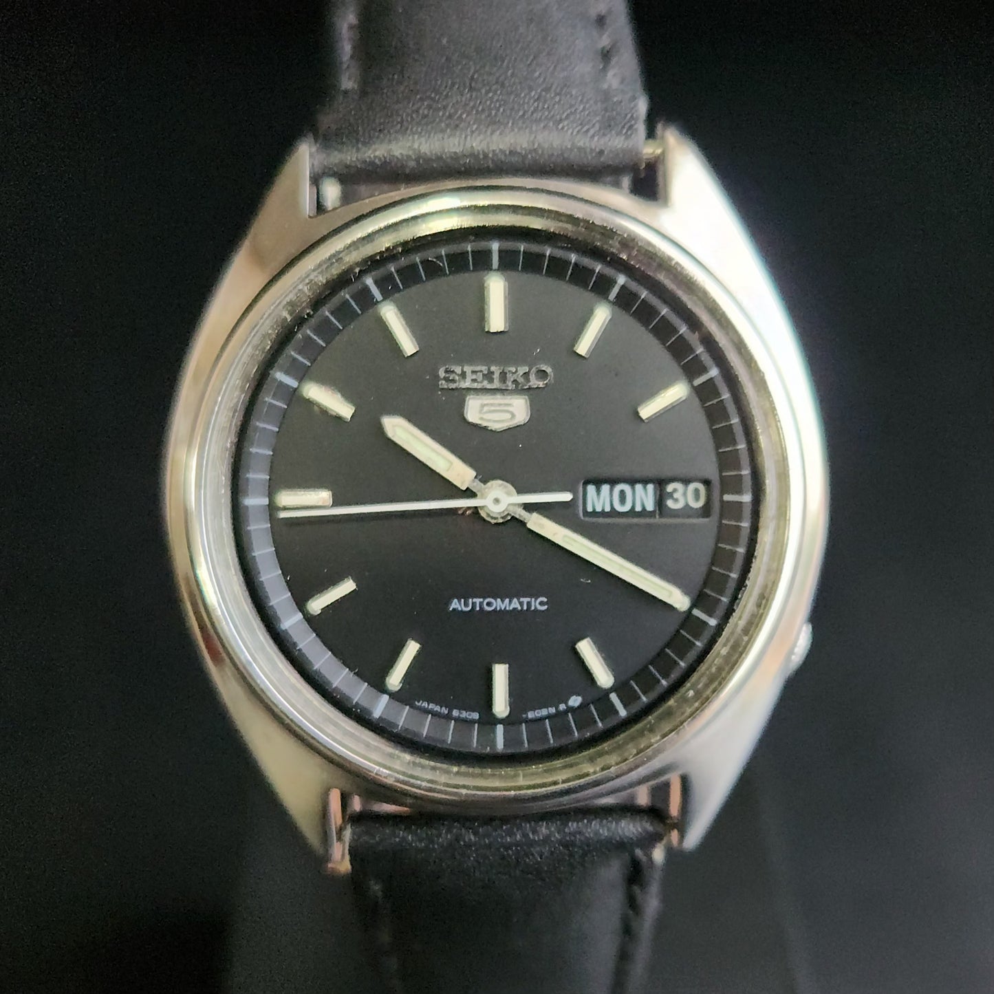 Vintage 1976 Original Seiko 5 Automatic 6309-8840 Black Face Black band 17 Jewels Day-Date Japanese Men's Wrist Watch S166