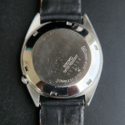 Vintage 1976 Original Seiko 5 Automatic 6309-8840 Black Face Black band 17 Jewels Day-Date Japanese Men's Wrist Watch S166