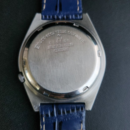 Vintage 1985 Original Seiko 5 Automatic 7009-3070 Blue Face Blue Band 17 Jewels Day-Date Japanese Men's Wrist Watch S157