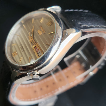 Vintage 1980 Original Seiko 5 Automatic 7009-3160 Silver Face Black Band 17 Jewels Day-Date Japanese Men's Wrist Watch S160