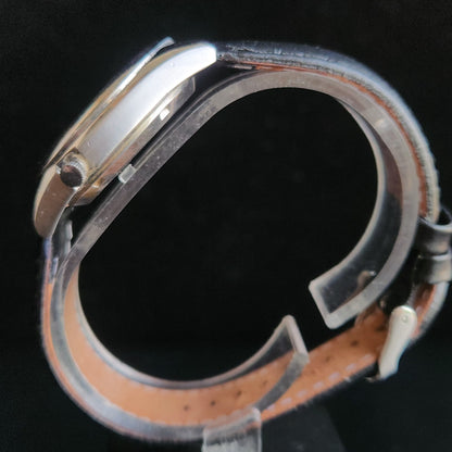 Vintage 1980 Original Seiko 5 Automatic 7009-3160 Silver Face Black Band 17 Jewels Day-Date Japanese Men's Wrist Watch S160