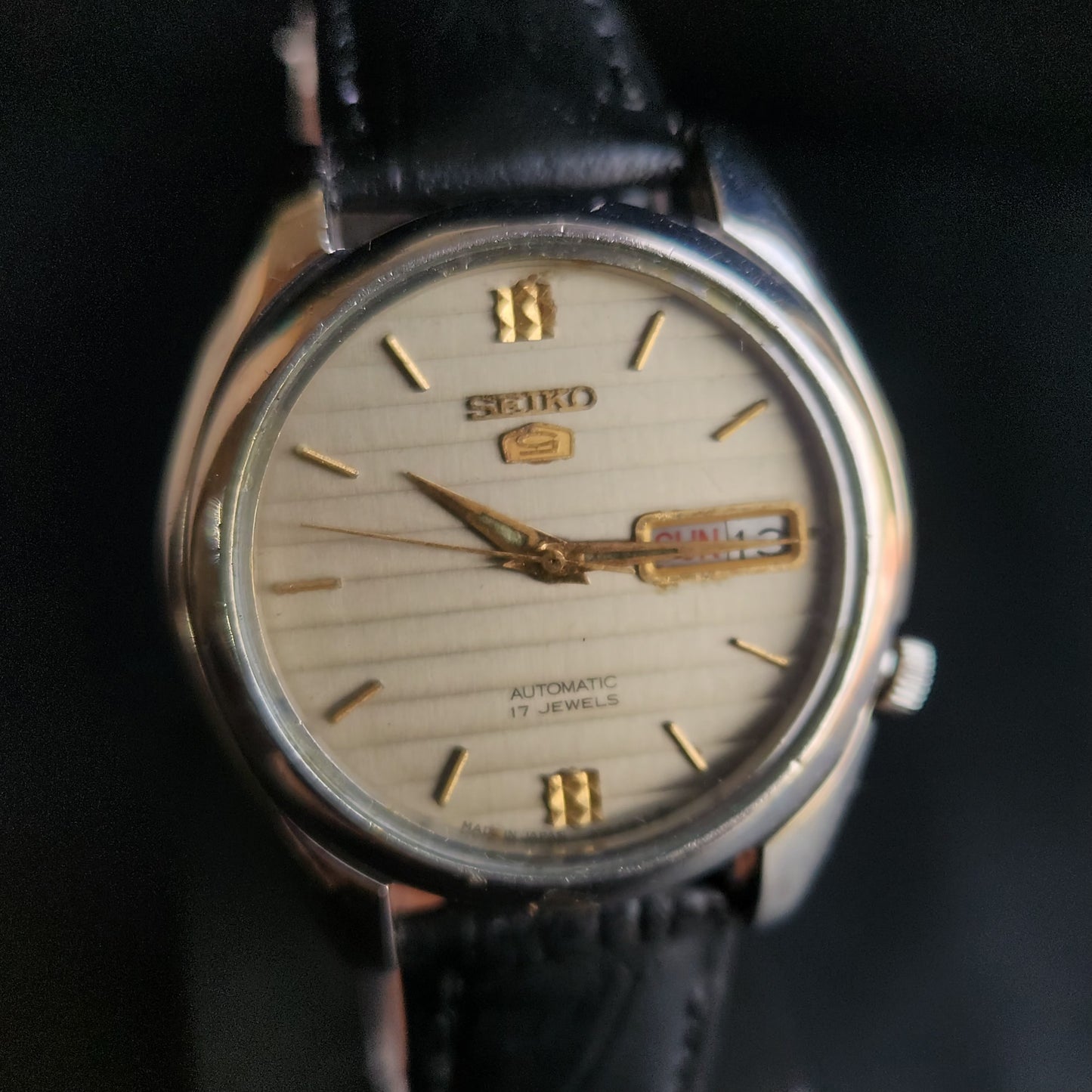 Vintage 1980 Original Seiko 5 Automatic 7009-3160 Silver Face Black Band 17 Jewels Day-Date Japanese Men's Wrist Watch S160