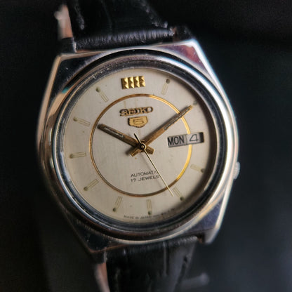 Vintage 1984 Original Seiko 5 Automatic 6309-876J Grey Face Black Band 17 Jewels Day-Date Japanese Men's Wrist Watch S165