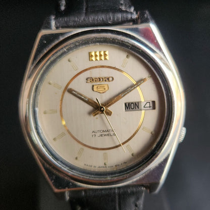 Vintage 1984 Original Seiko 5 Automatic 6309-876J Grey Face Black Band 17 Jewels Day-Date Japanese Men's Wrist Watch S165