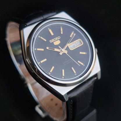 Vintage 2000 Original Seiko 5 Automatic 7S26-8760 Black Face Black Band 21 Jewels Day-Date Japanese Men's Wrist Watch S156