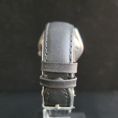 Vintage 1982 Original Seiko 5 Automatic 7009-8760 Off White Face Black Band 17 Jewels Day-Date Japanese Men's Wrist Watch S159